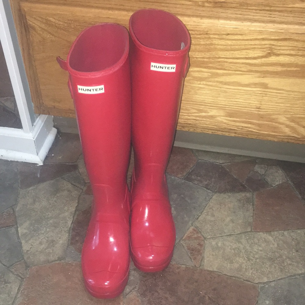 Red Glossy Hunters